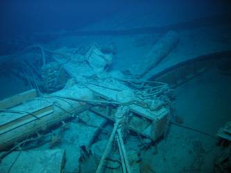 Foremast lying across well deck